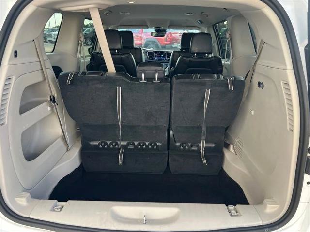 Certified 2023 Chrysler Pacifica Touring-L FWD image 30
