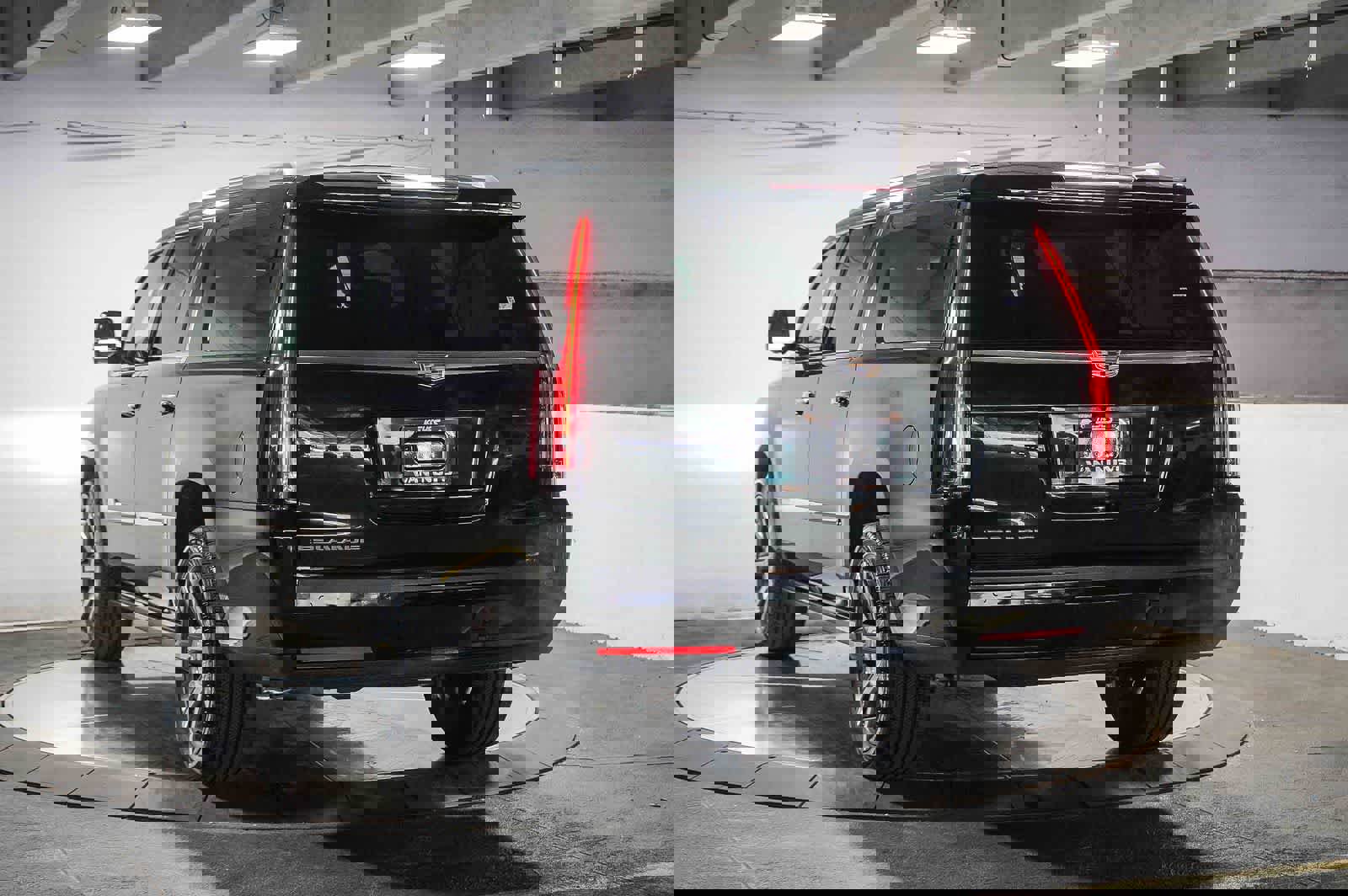 Used 2016 Cadillac Escalade ESV Premium image 4