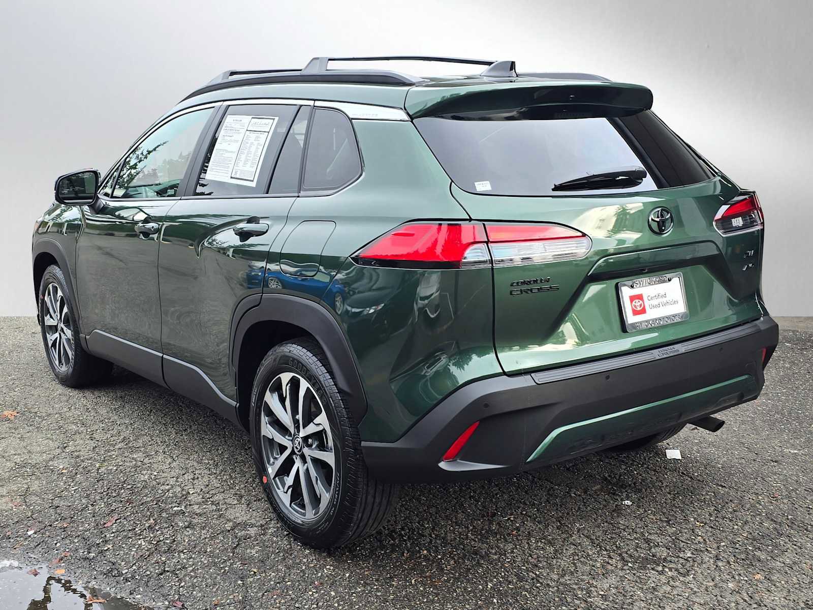 Certified 2025 Toyota Corolla Cross XLE image 5