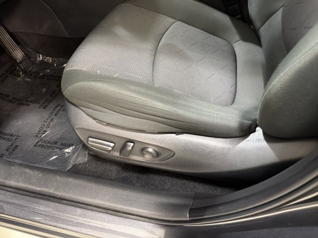 Used 2025 Toyota RAV4 XLE FWD image 16