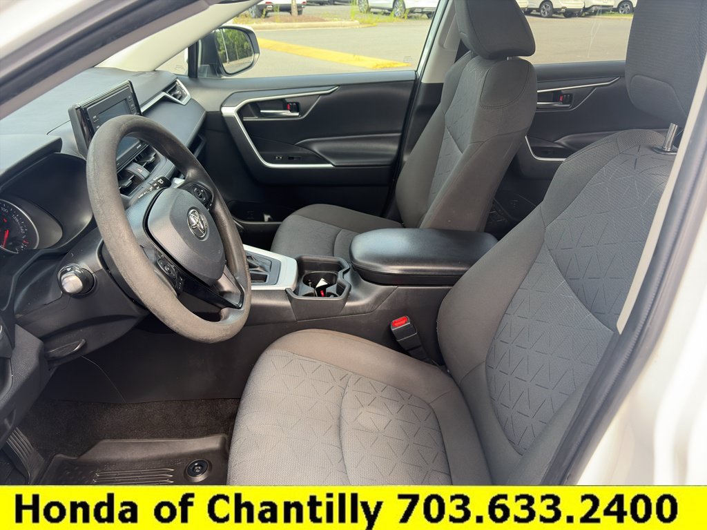 Used 2021 Toyota RAV4 XLE AWD/4WD image 21