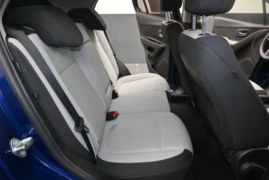 Used 2017 Chevrolet Trax LS FWD image 30