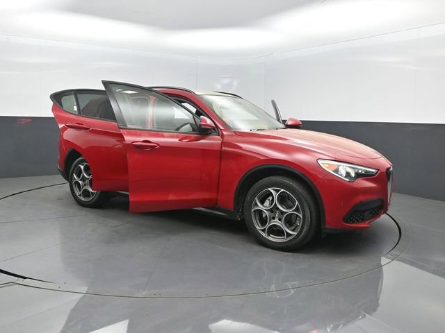 Used 2023 Alfa Romeo Stelvio Sprint AWD/4WD image 39