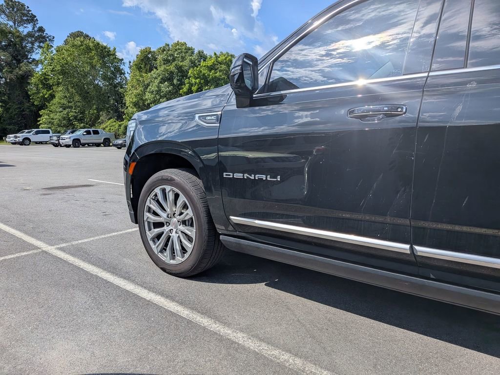 Used 2023 GMC Yukon XL Denali w/ Denali Reserve Package AWD/4WD image 15