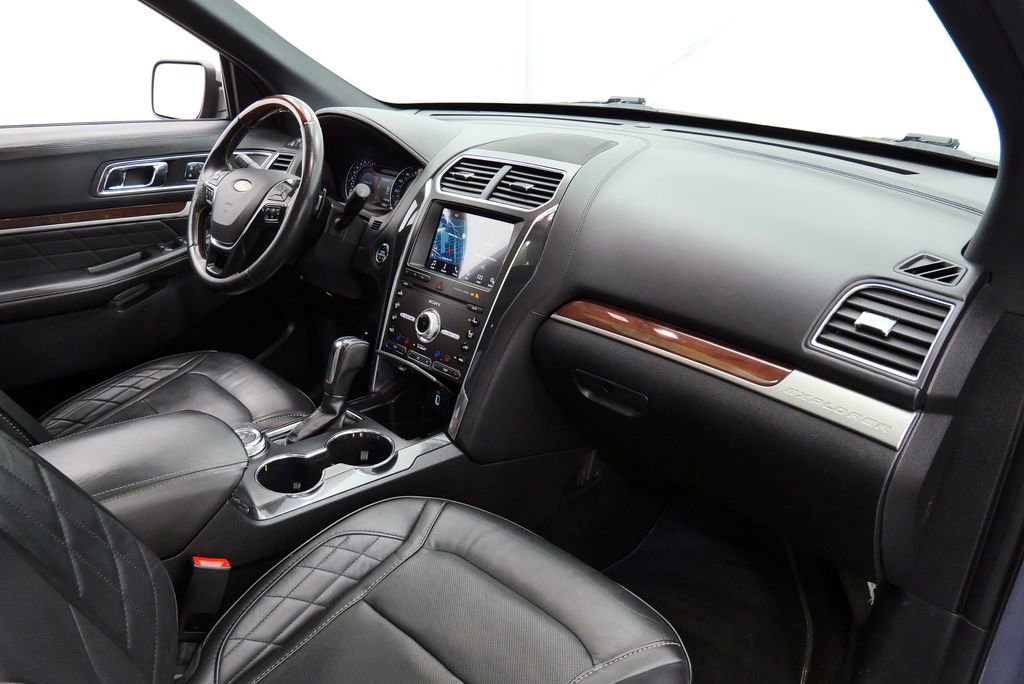 Used 2019 Ford Explorer Platinum AWD/4WD image 17