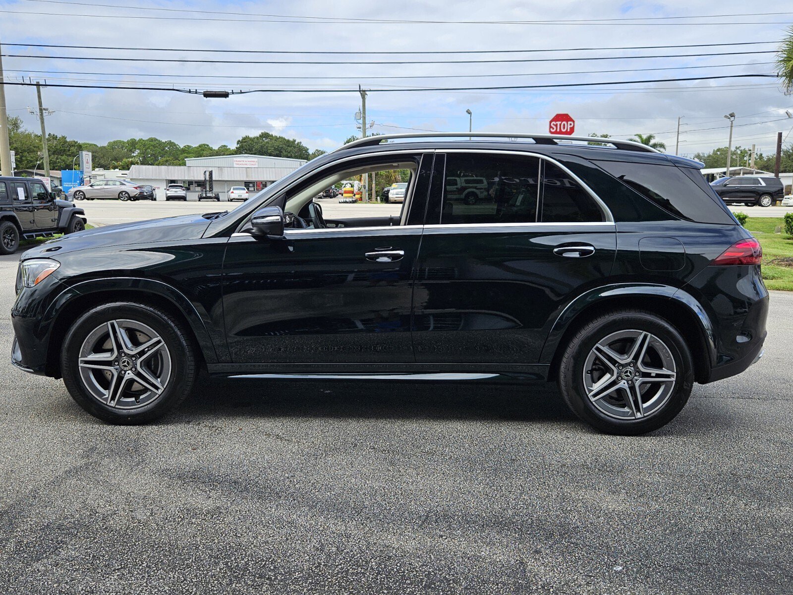 Certified 2025 Mercedes-Benz GLE 450e 4MATIC image 9