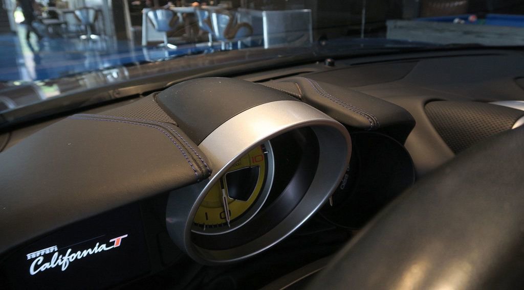 Used 2016 Ferrari California T RWD image 23