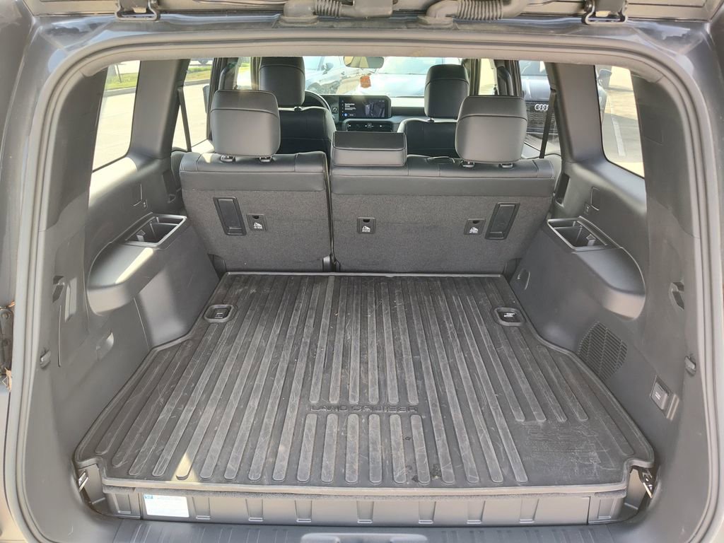 Used 2024 Toyota Land Cruiser image 8