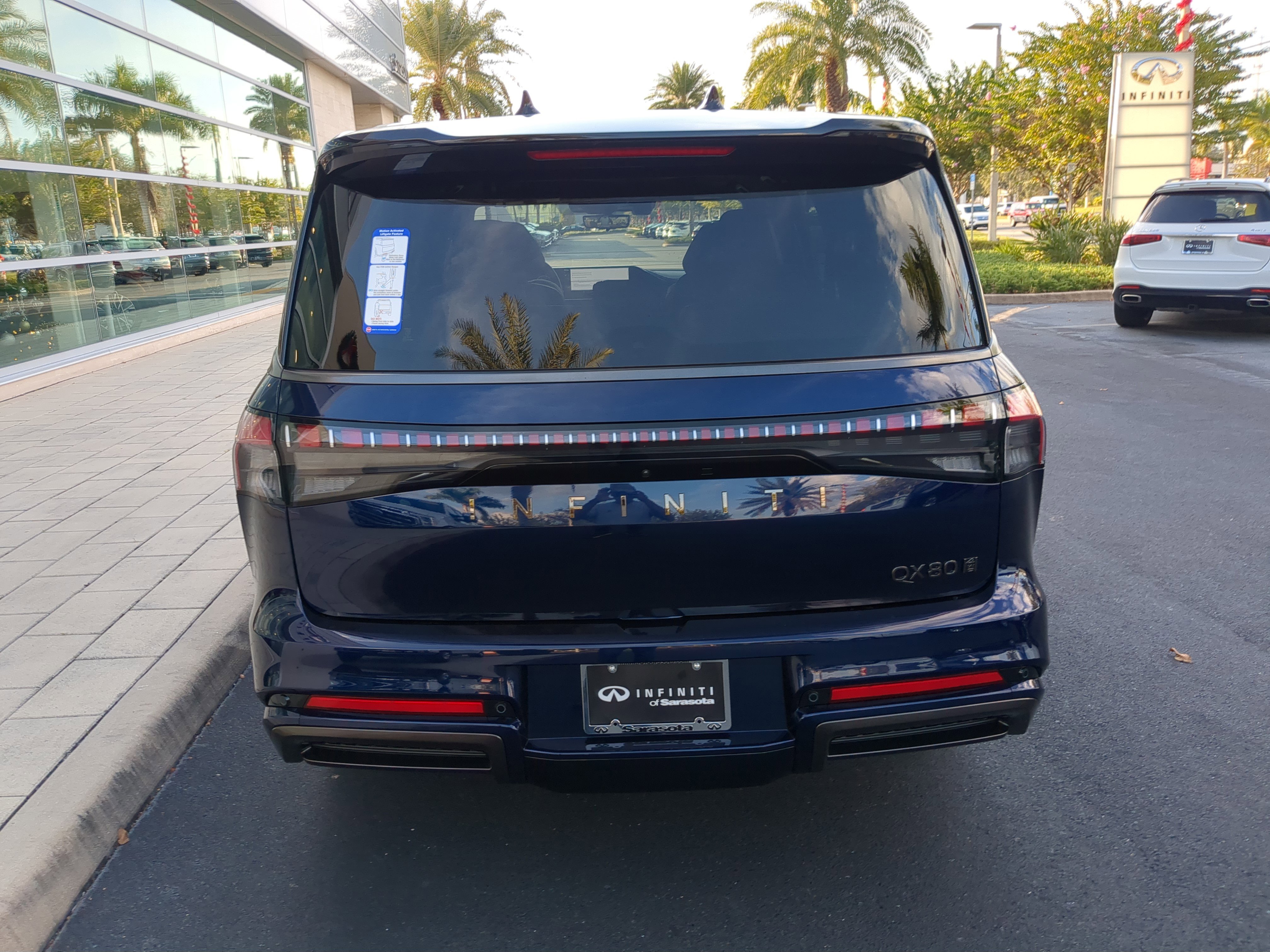 New 2026 INFINITI QX80 Autograph w/ Premium Cargo Package image 5