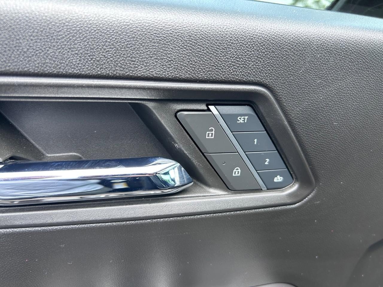 Used 2024 GMC Canyon Denali w/ LPO, Denali Black Edition image 18