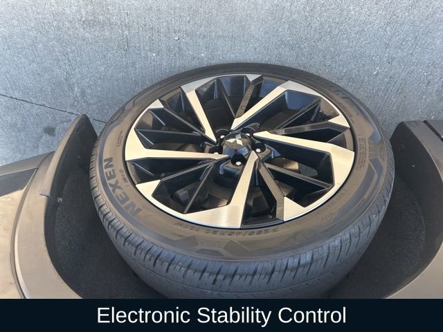 Used 2023 Mitsubishi Outlander SE image 9