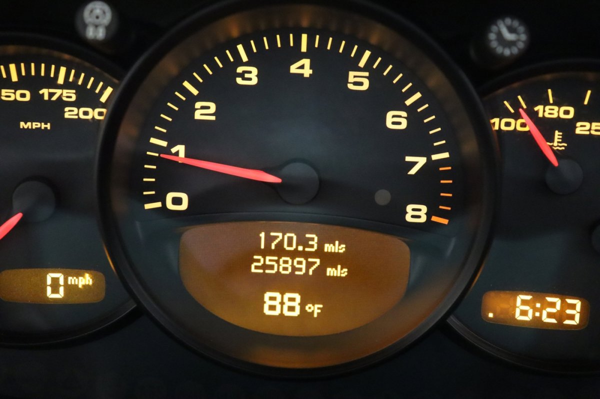 Used 2003 Porsche 911 Carrera image 3