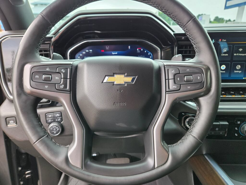 Used 2024 Chevrolet Silverado 1500 High Country w/ Technology Package AWD/4WD image 25