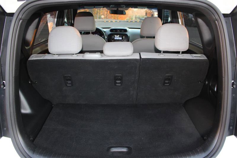 Used 2019 Kia Soul FWD image 17