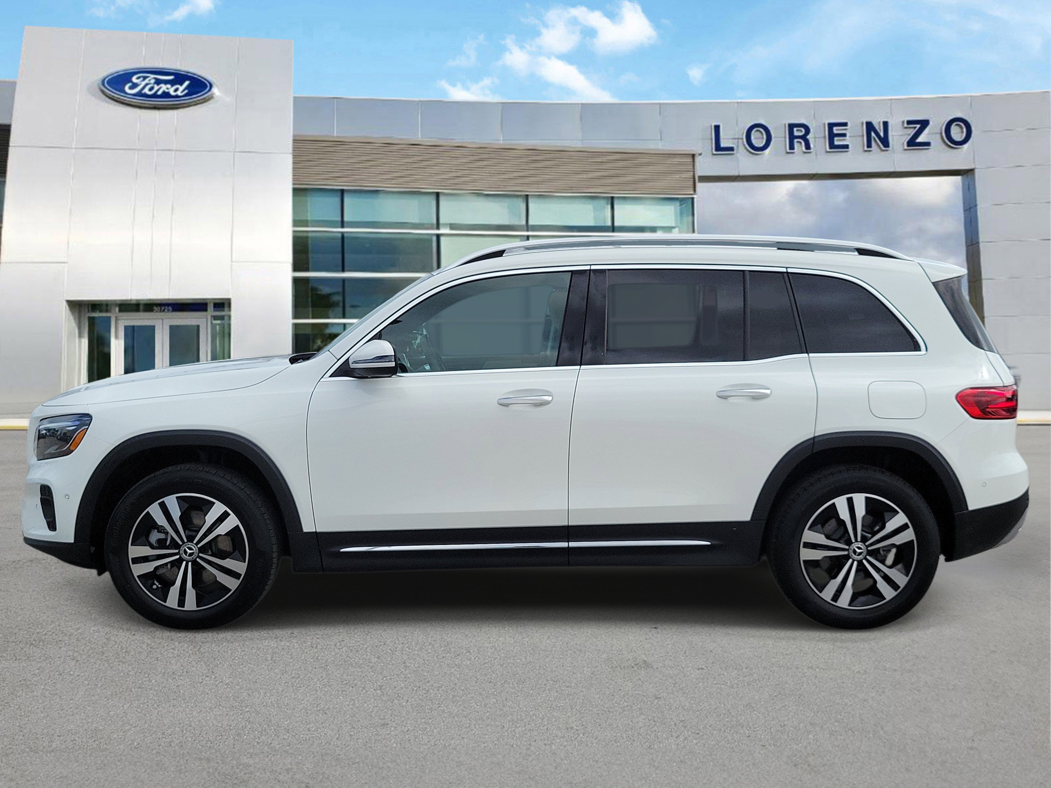 Used 2025 Mercedes-Benz GLB 250 image 8