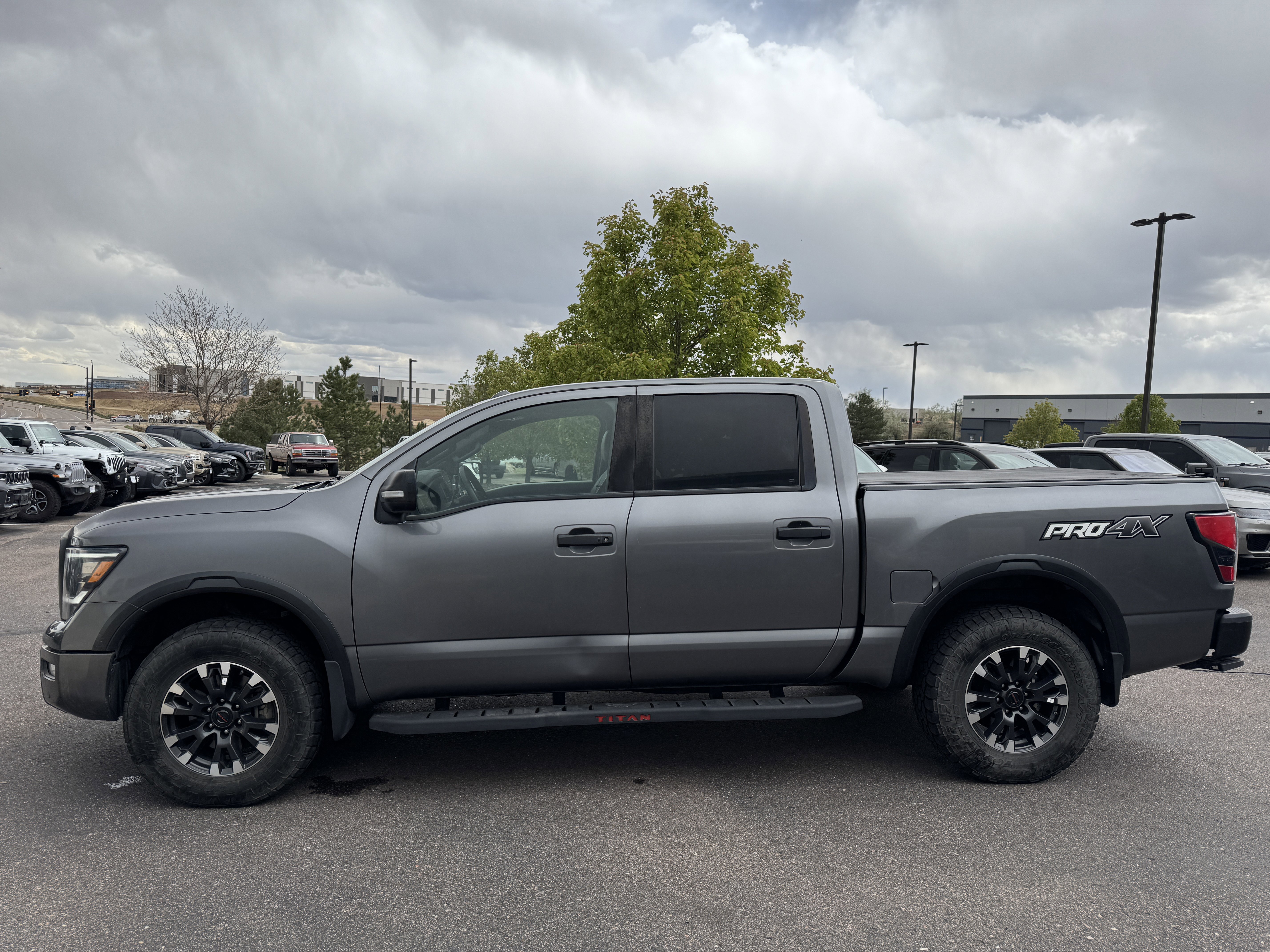 Used 2020 Nissan Titan PRO-4X w/ Pro-4x Convenience Package AWD/4WD image 4