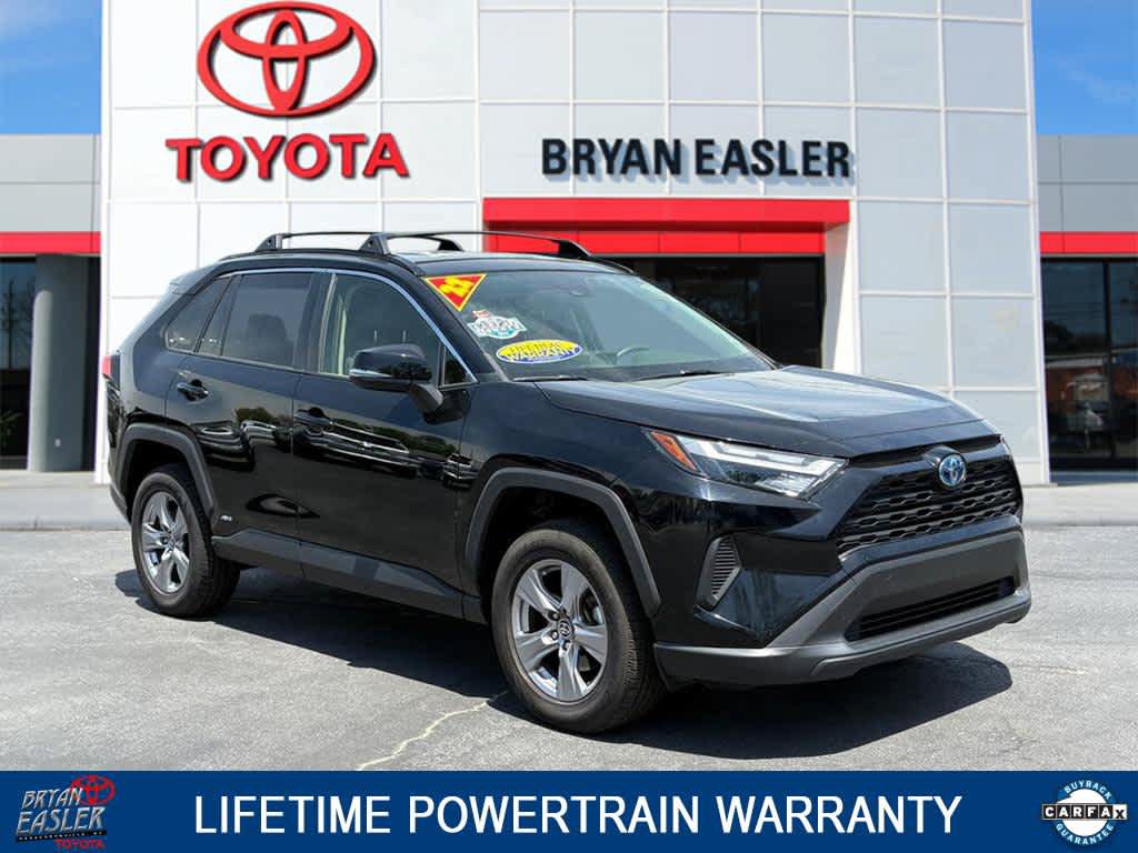 Used 2022 Toyota RAV4 XLE AWD/4WD image 1