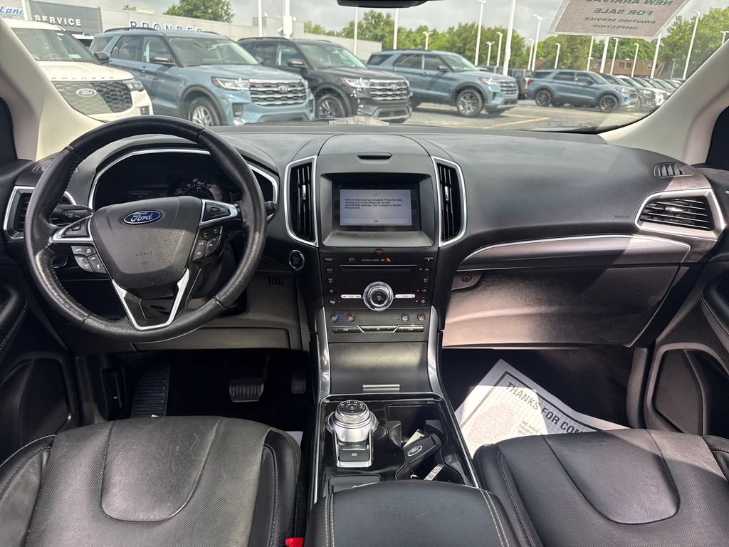 Used 2019 Ford Edge Titanium w/ Equipment Group 301A AWD/4WD image 22