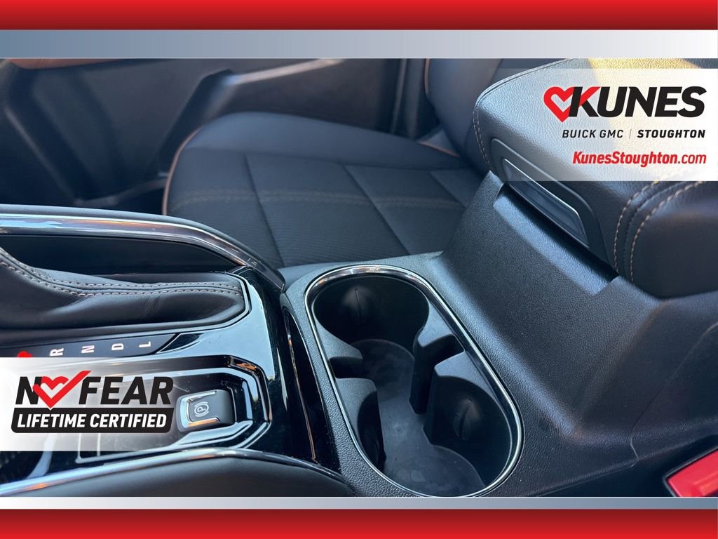 Used 2024 GMC Canyon AT4 image 32