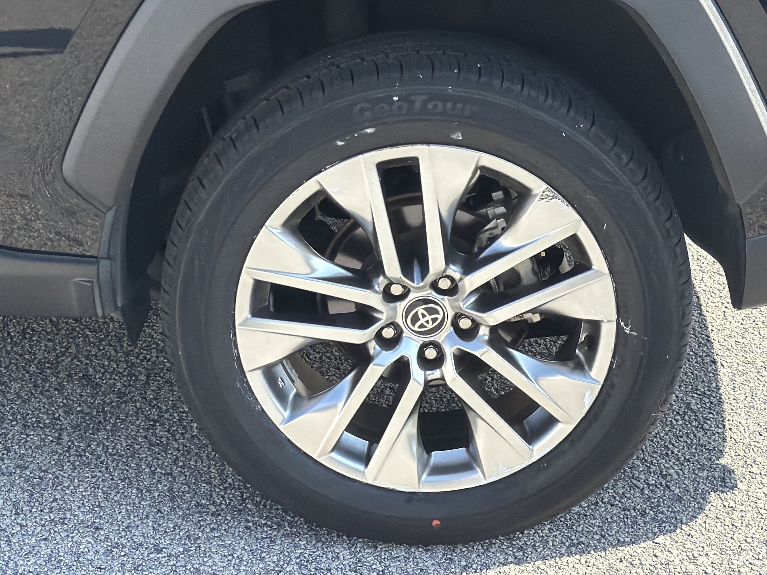 Used 2021 Toyota RAV4 XLE Premium FWD image 33