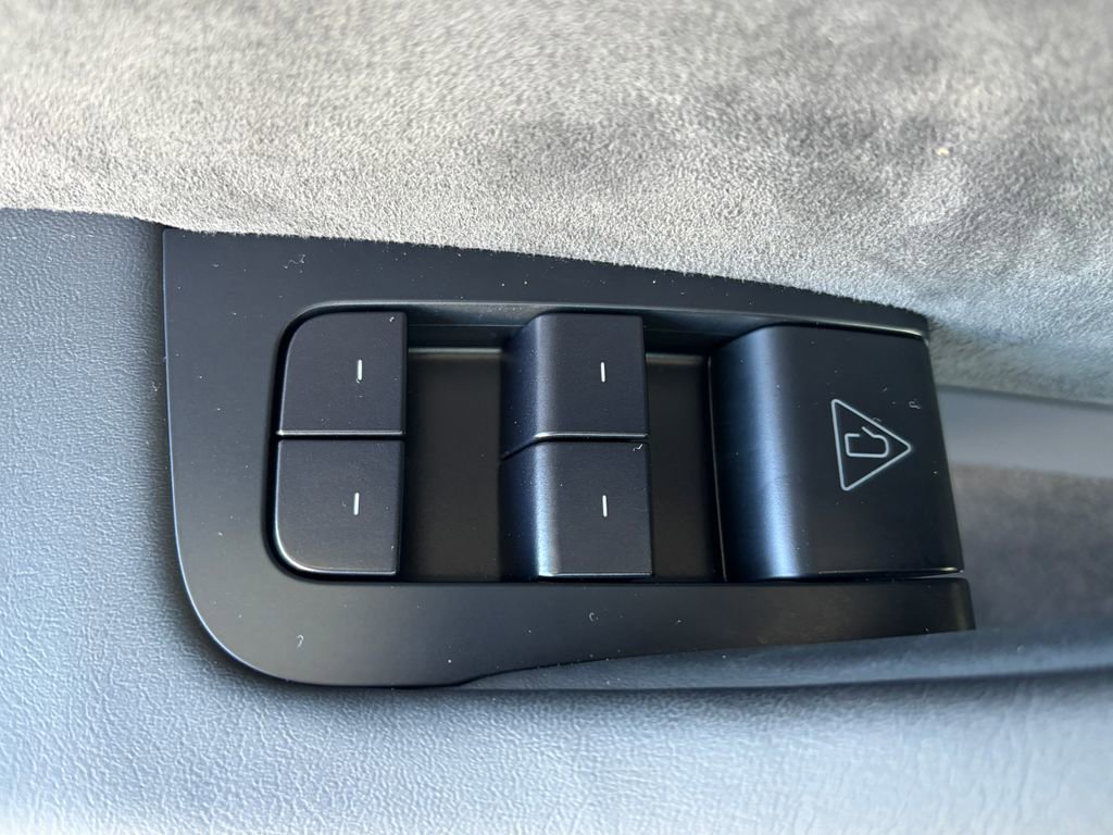 Used 2026 Tesla Model Y AWD image 22