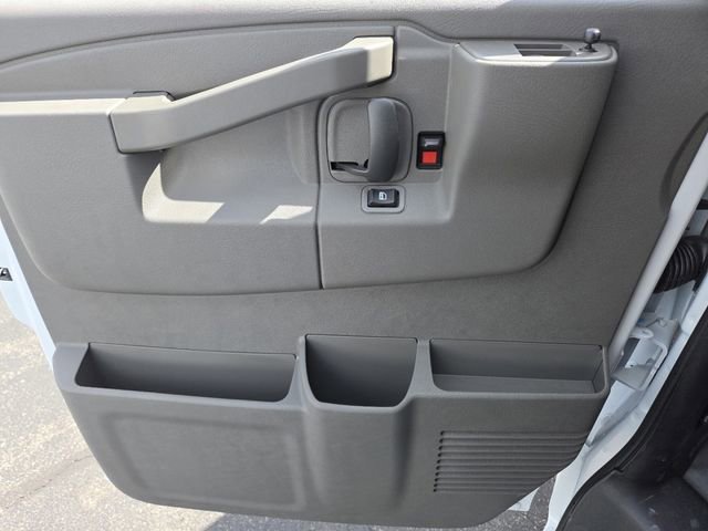 New 2026 Chevrolet Express 2500 w/ Driver Convenience Package RWD image 27