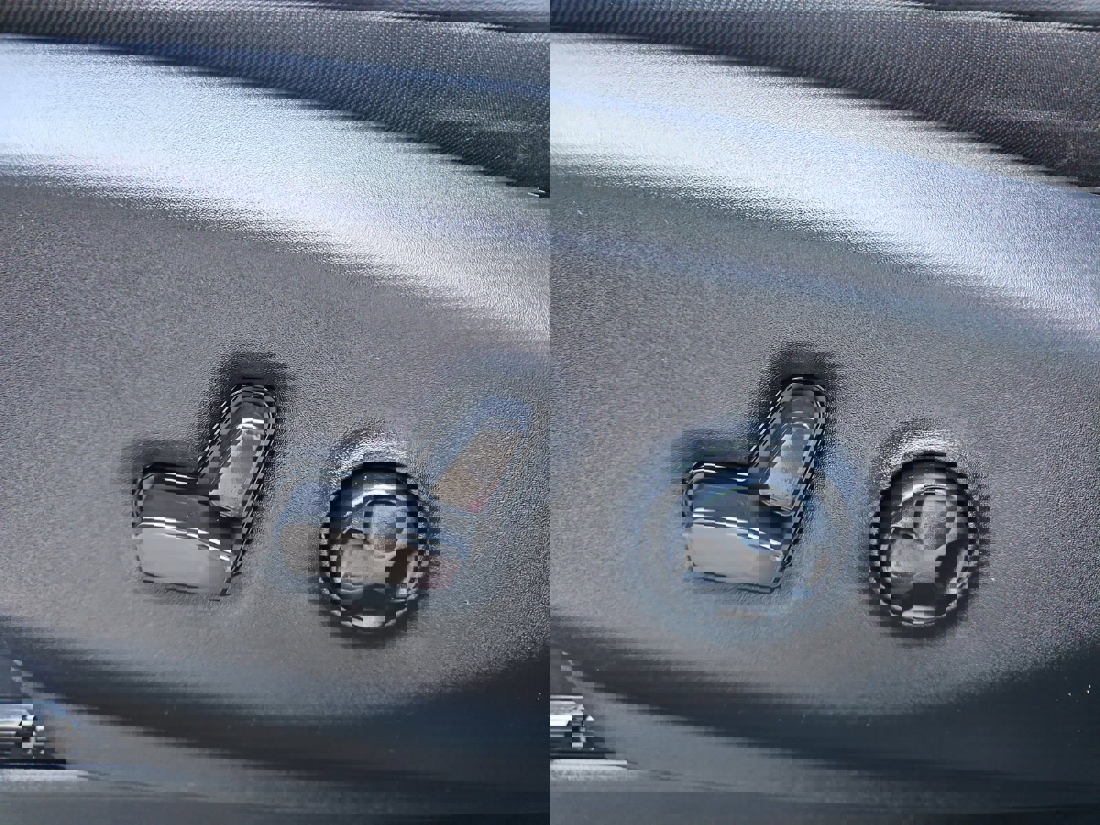 Used 2025 Chrysler Pacifica Select image 8