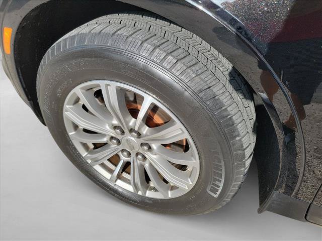 Used 2017 Cadillac XT5 Luxury w/ Driver Awareness Package FWD image 9