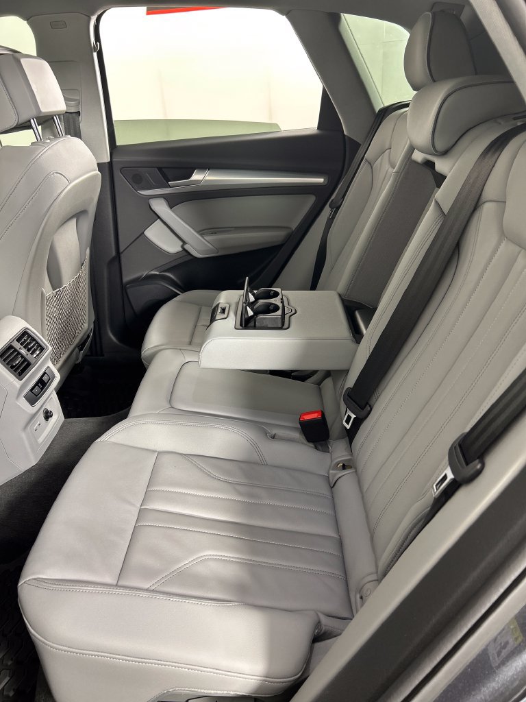 Used 2024 Audi Q5 2.0T Premium w/ Convenience Package AWD/4WD image 17