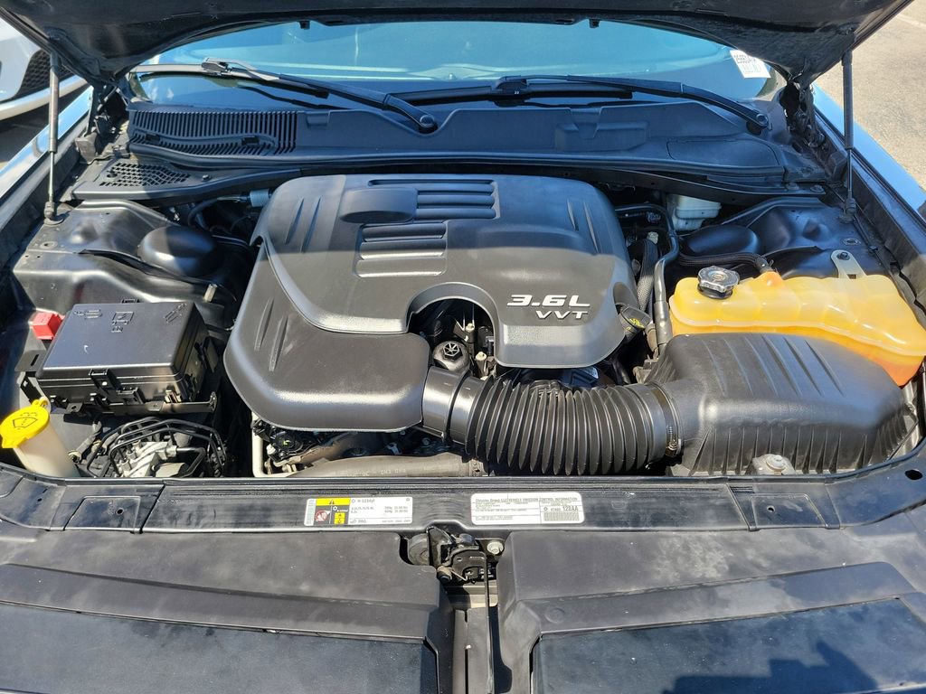 Used 2015 Dodge Challenger SXT Plus image 22