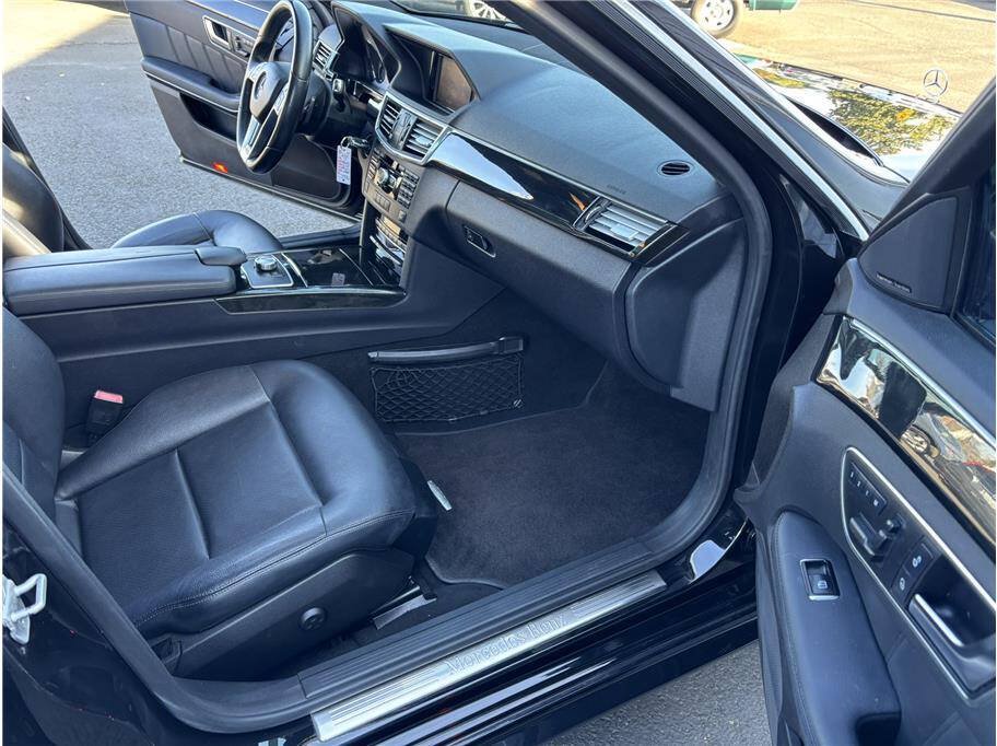 Used 2013 Mercedes-Benz E 350 Sedan image 17