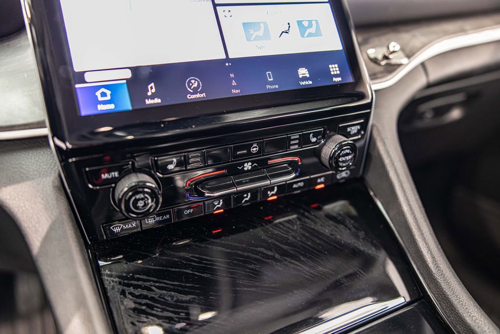 Used 2023 Jeep Grand Cherokee L Limited w/ Black Appearance Package image 30