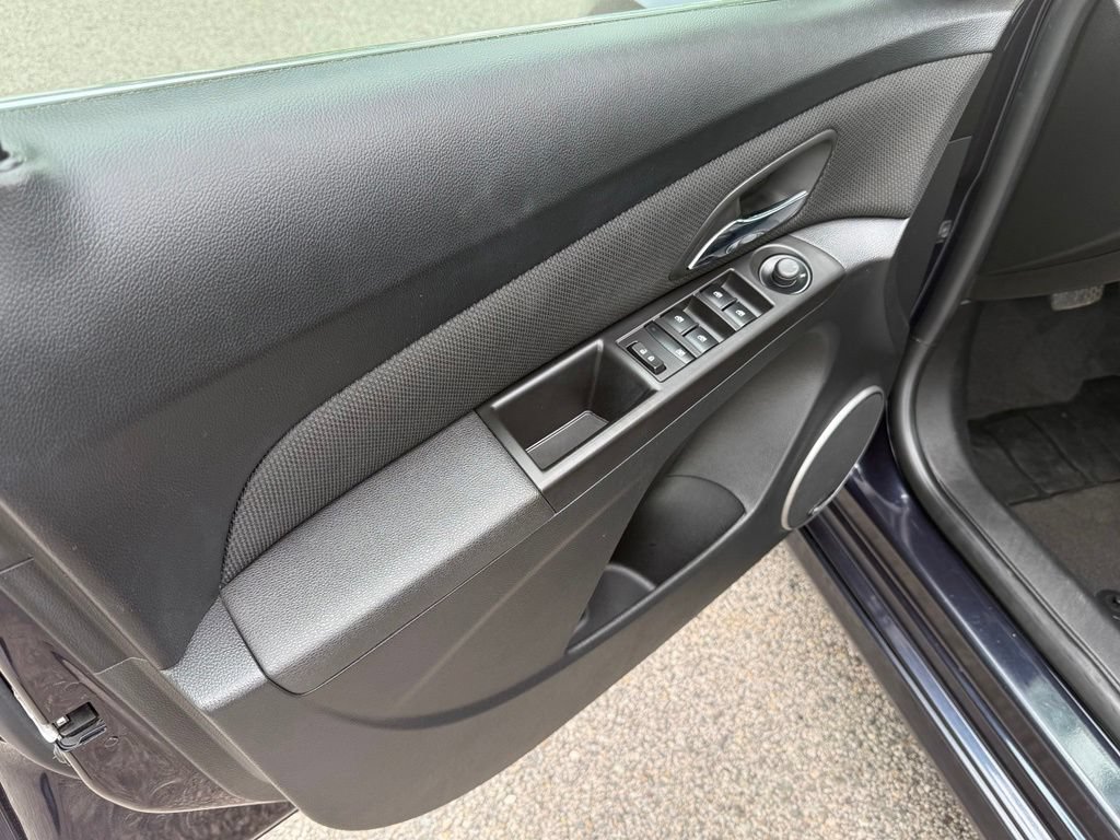 Used 2015 Chevrolet Cruze LTZ w/ Sun, Sound and Sport Package FWD image 12