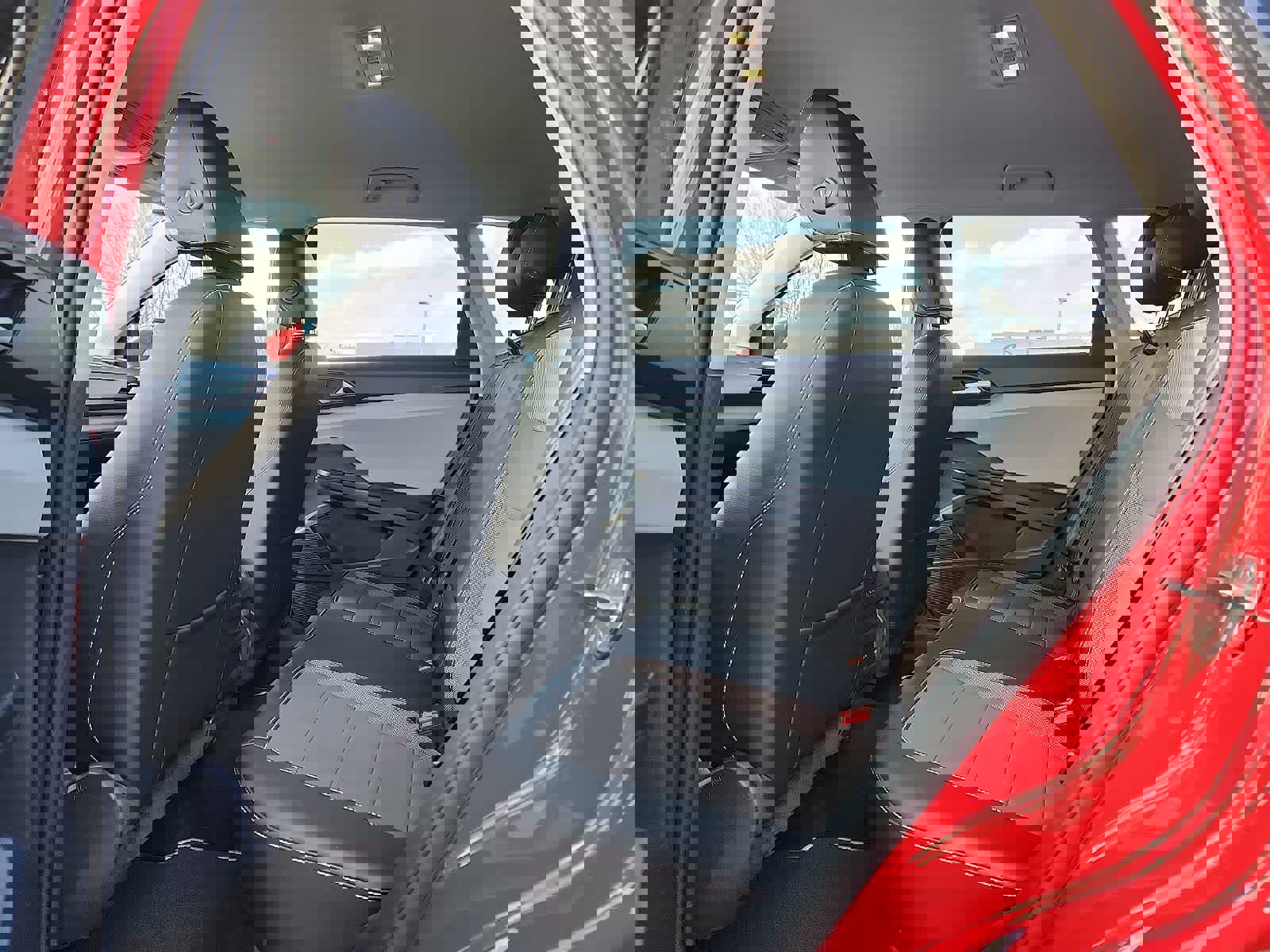 Used 2022 Volkswagen Taos SE w/ IQ.Drive SE Package image 11