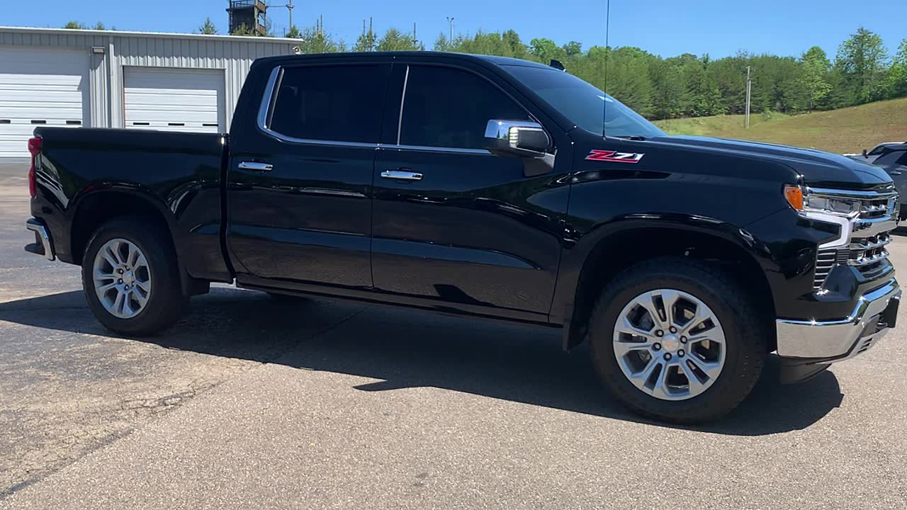 Used 2024 Chevrolet Silverado 1500 LTZ w/ LTZ Premium Package AWD/4WD image 7