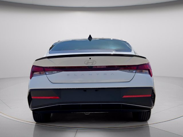 New 2026 Hyundai Elantra SEL Sport FWD image 4