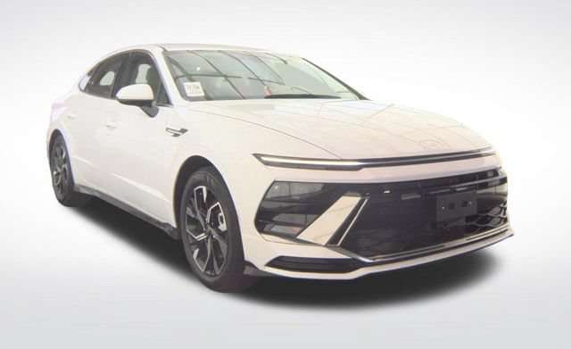 Used 2025 Hyundai Sonata SEL FWD image 9
