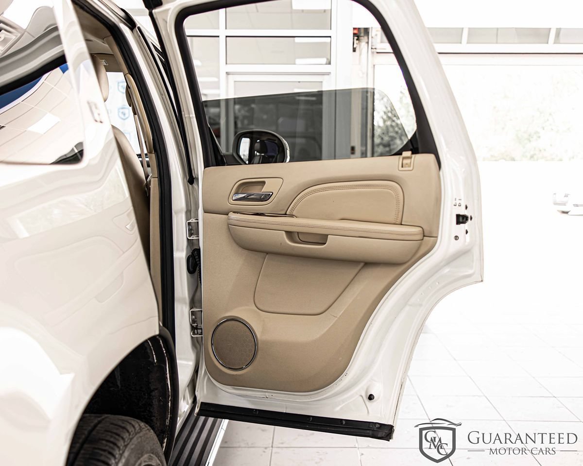 Used 2010 Cadillac Escalade 2WD Hybrid image 44