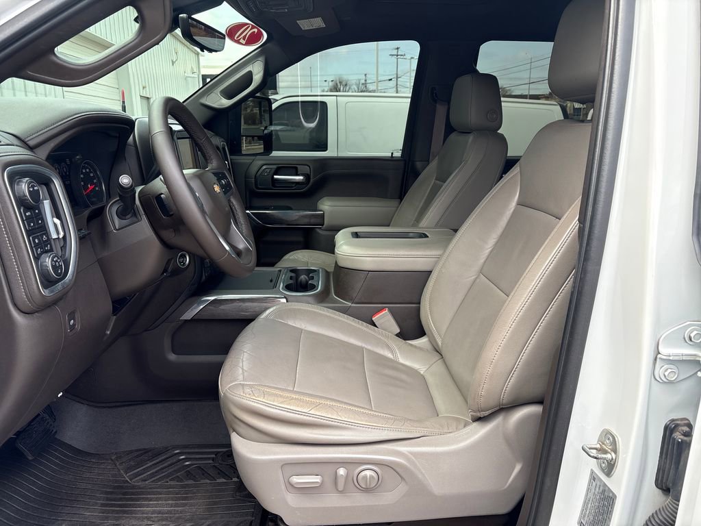 Used 2020 Chevrolet Silverado 2500 LTZ w/ LTZ Premium Package image 16