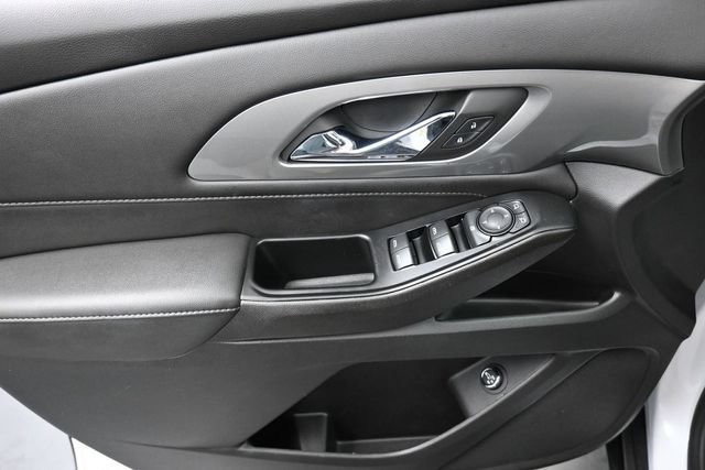 Used 2023 Chevrolet Traverse LT FWD image 13