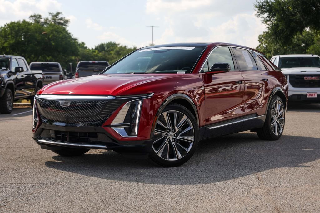 Used 2025 Cadillac Lyriq Luxury w/ LPO, Floor Liner Package AWD/4WD image 1