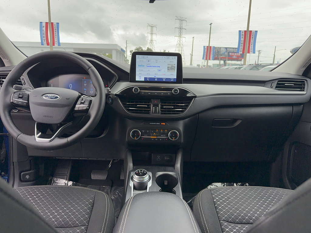Certified 2023 Ford Escape Active AWD/4WD image 28