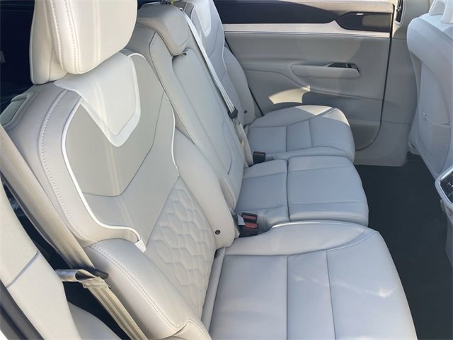 New 2025 Volvo EX90 Plus w/ Protection Package Premier image 14