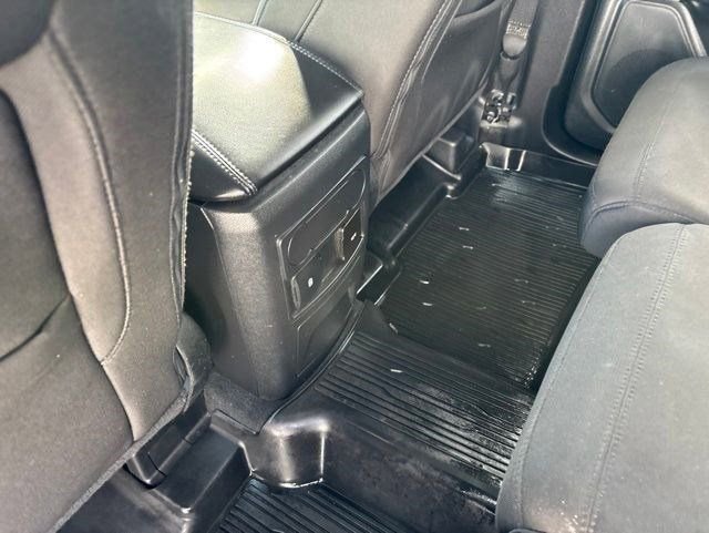 Used 2022 Ford Explorer XLT AWD/4WD image 33