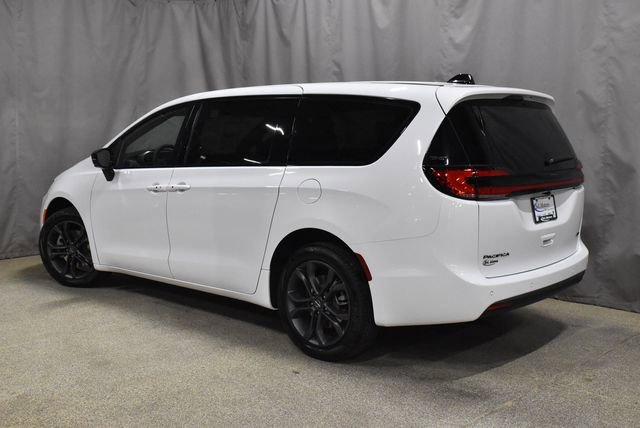 New 2026 Chrysler Pacifica Select image 7
