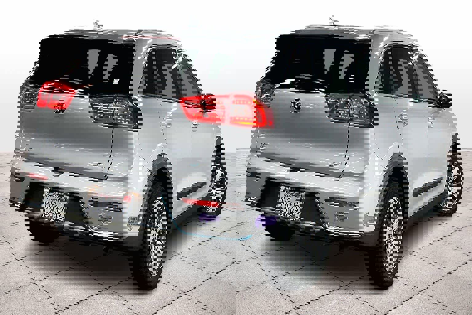 Used 2019 Kia Niro EX image 16