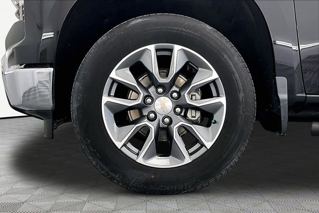 Used 2024 Chevrolet Silverado 1500 LT AWD/4WD image 9