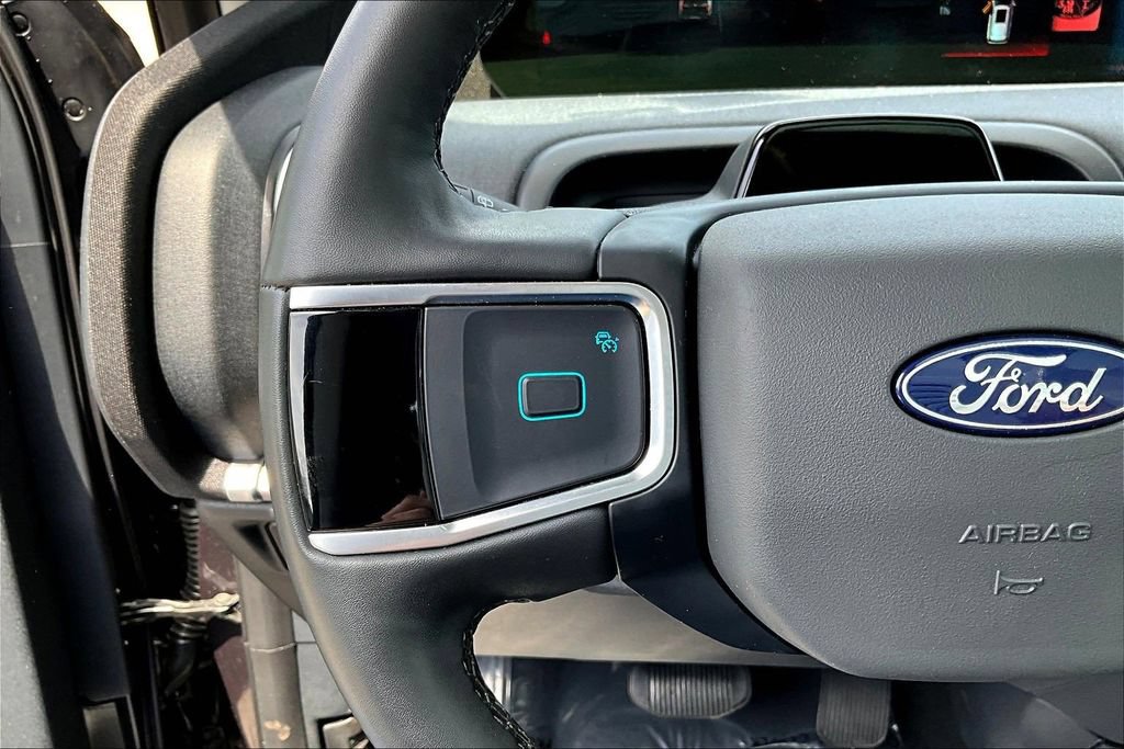 Used 2025 Ford Expedition Active AWD/4WD image 13