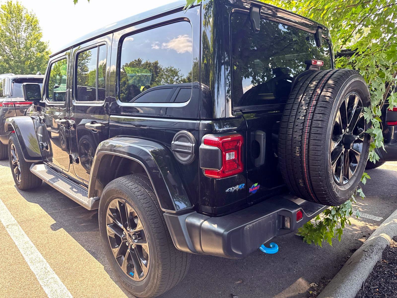 Used 2022 Jeep Wrangler Unlimited Sahara w/ Cold Weather Group image 2