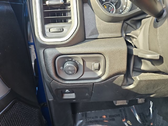 Used 2022 RAM 1500 Big Horn AWD/4WD image 36